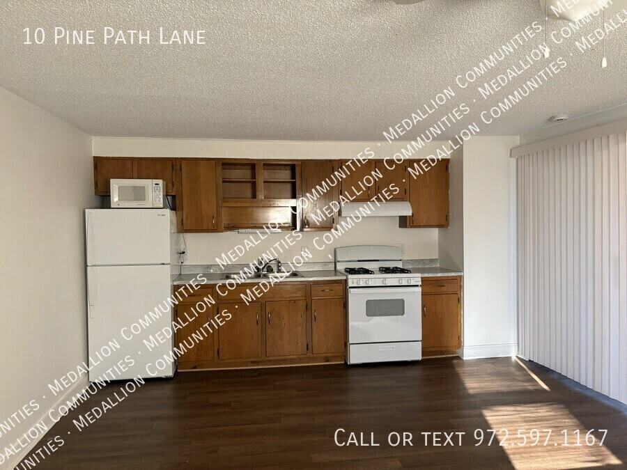 10 Pine Path Ln - Photo 2 of 4