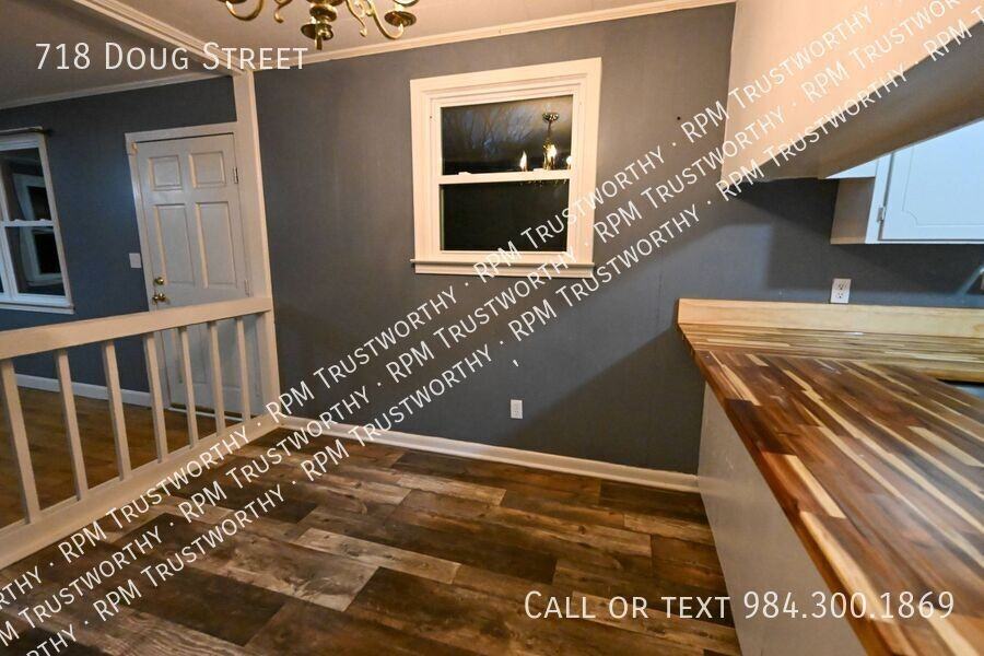 718 Doug St - Photo 3 of 29