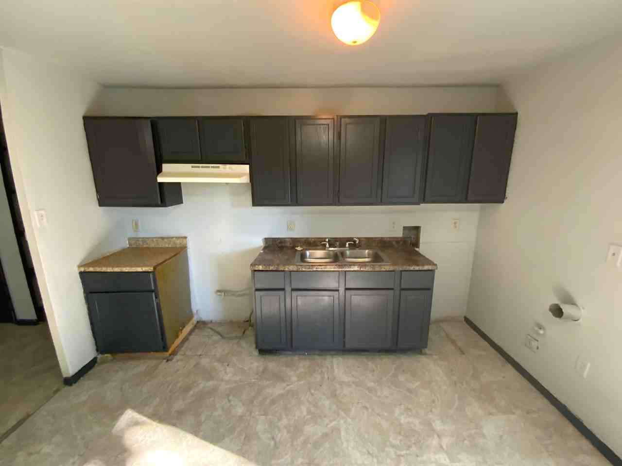 1109 Koehn Dr - Photo 4 of 14