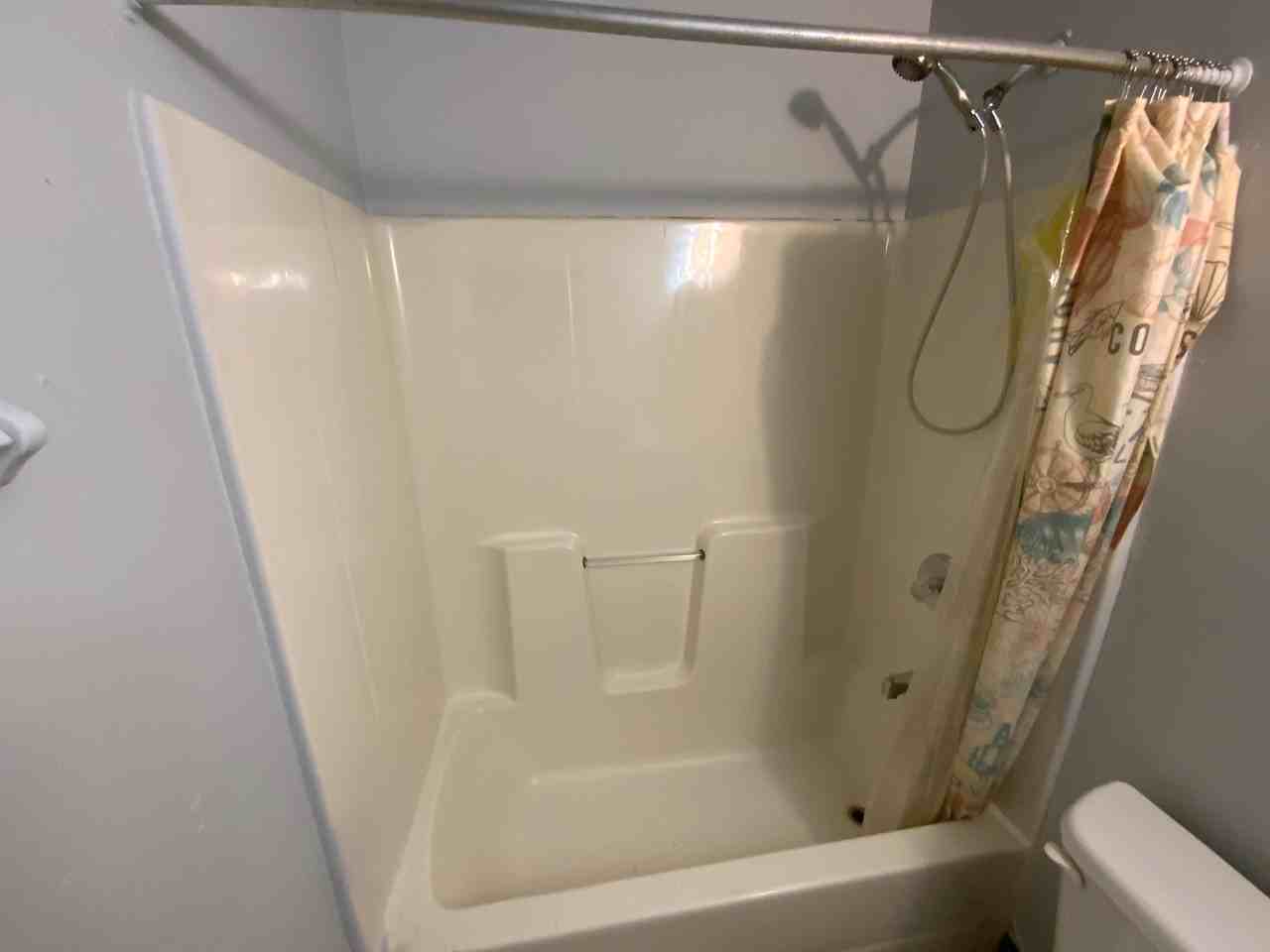 1109 Koehn Dr - Photo 5 of 14