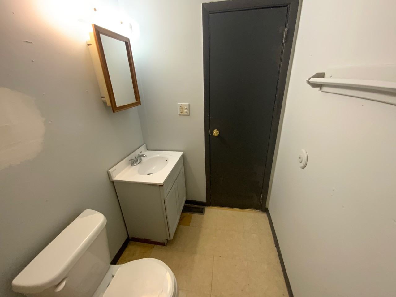 1109 Koehn Dr - Photo 6 of 14