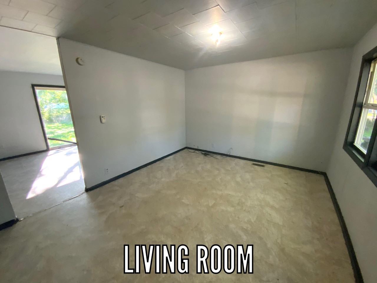 1109 Koehn Dr - Photo 7 of 14