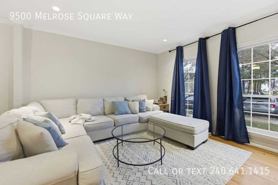 9500 Melrose Square Way - Photo 4 of 36