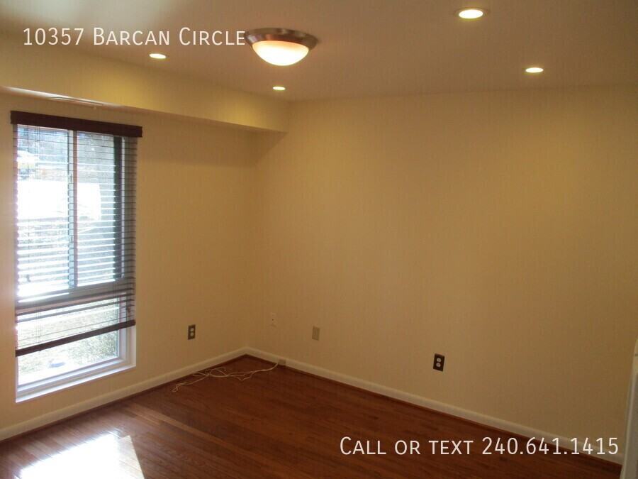 10357 Barcan Cir - Photo 7 of 25