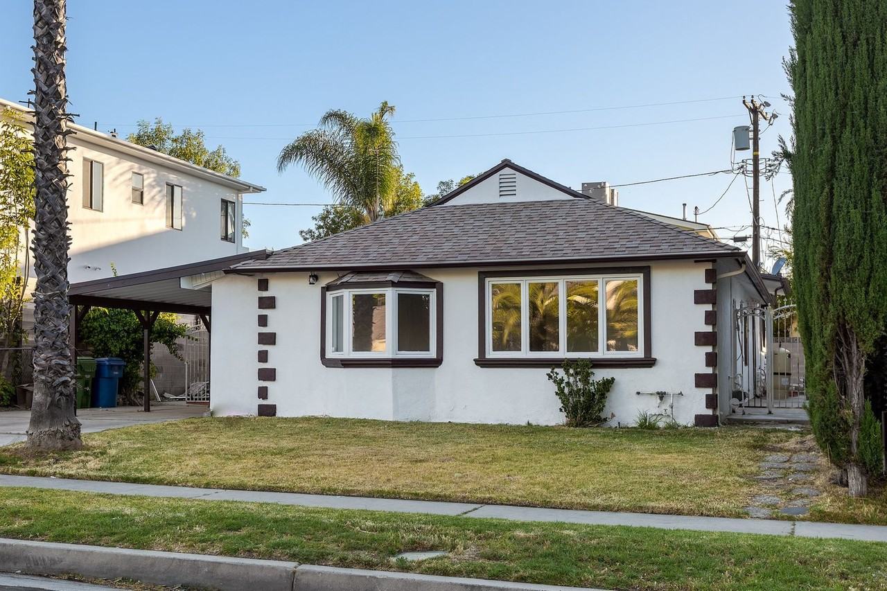 5137 Chimineas Ave - Photo 2 of 35