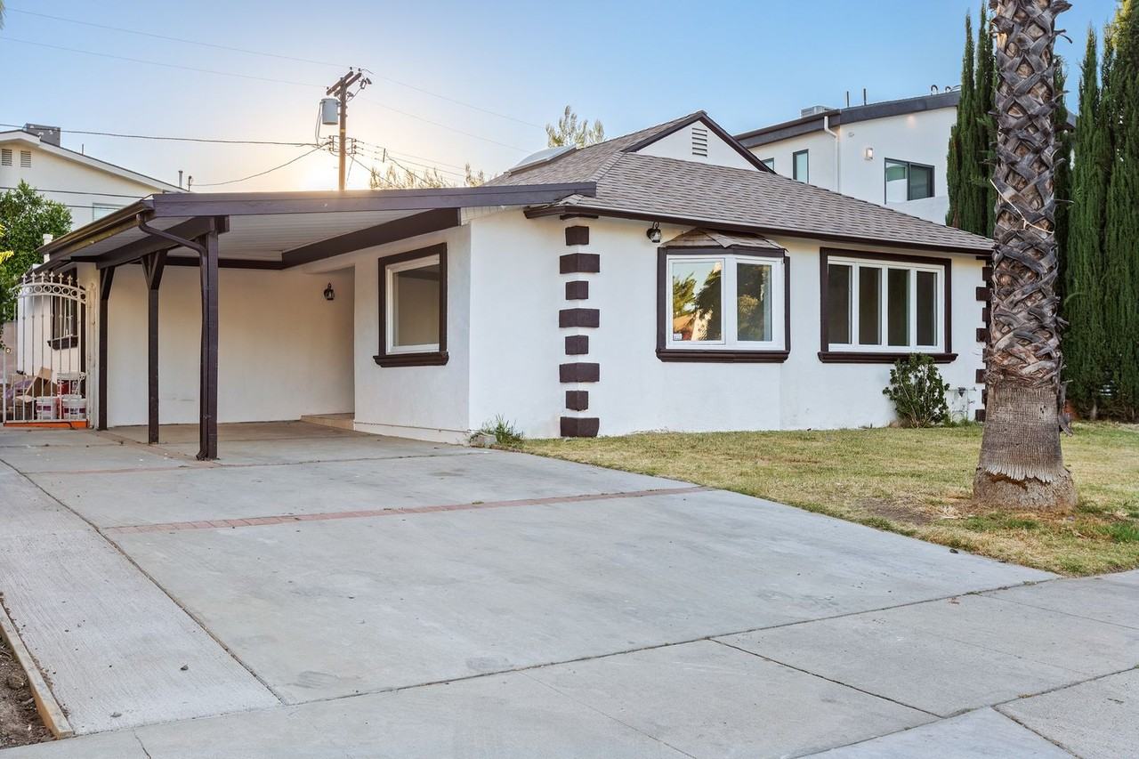 5137 Chimineas Ave - Photo 3 of 35