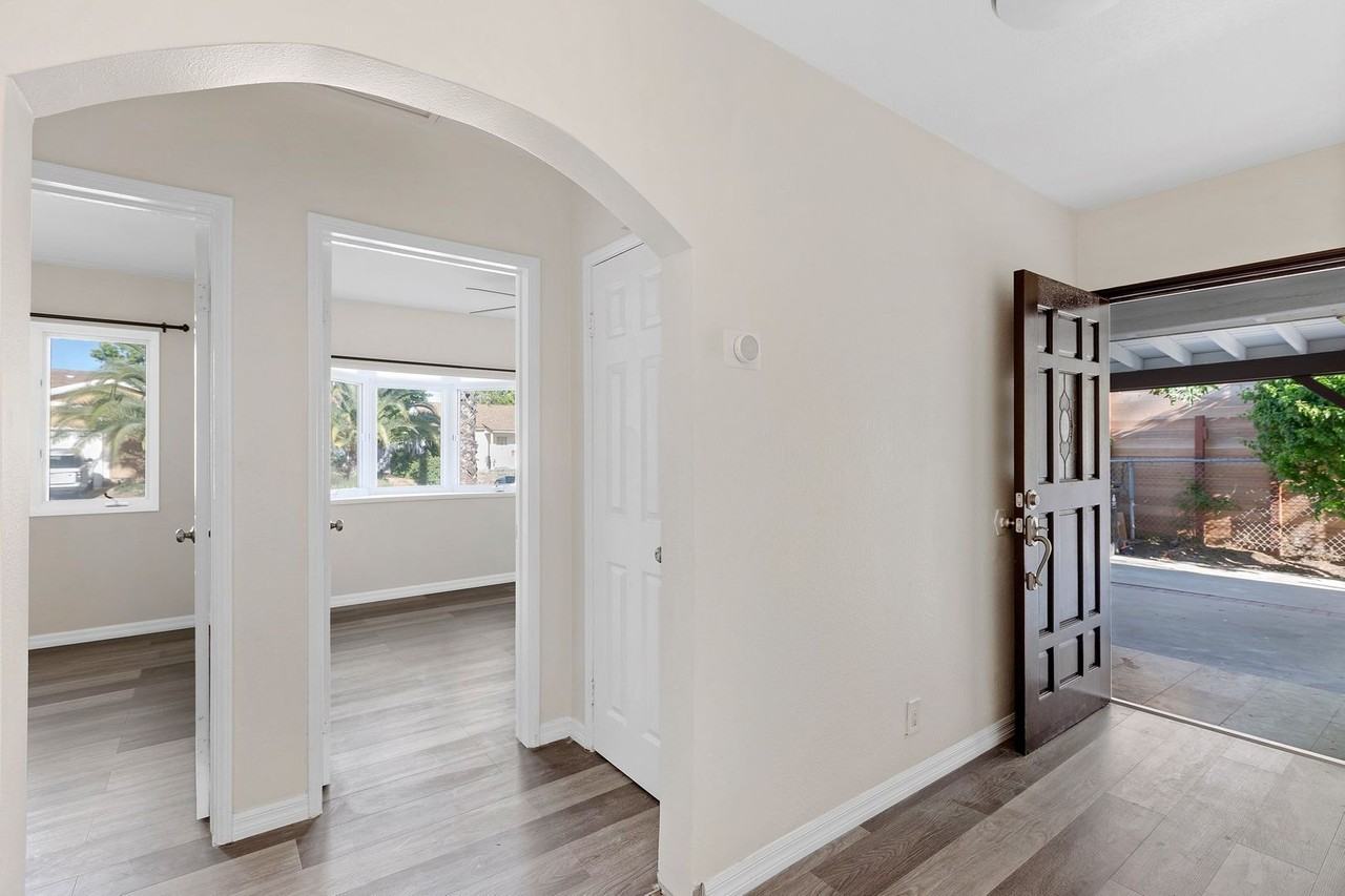 5137 Chimineas Ave - Photo 6 of 35