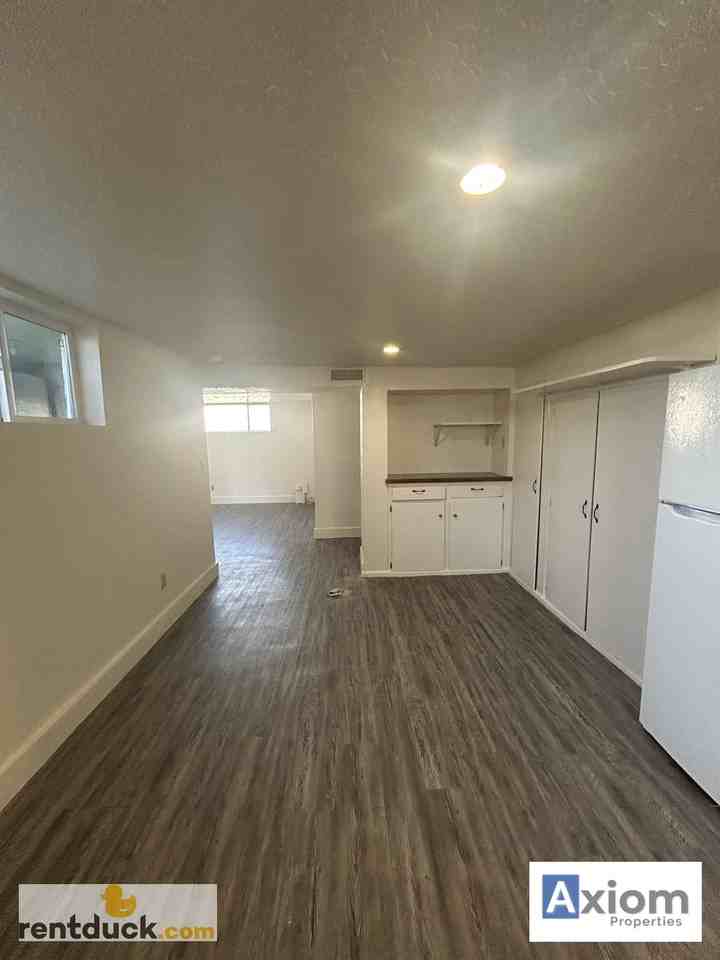 139 1/2 Belva Ln - Photo 4 of 19