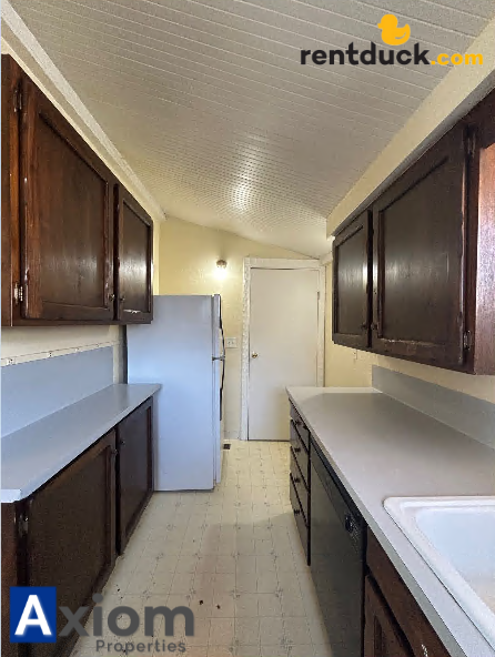 1248 E Lewis St - Photo 3 of 17