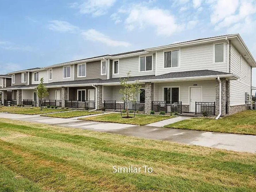 2342 Se Parkview Crossing Dr #1 - Photo 2 of 16