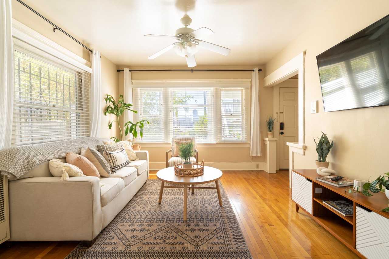 1031 21th StreetUnit #1031-4 - Photo 3 of 19