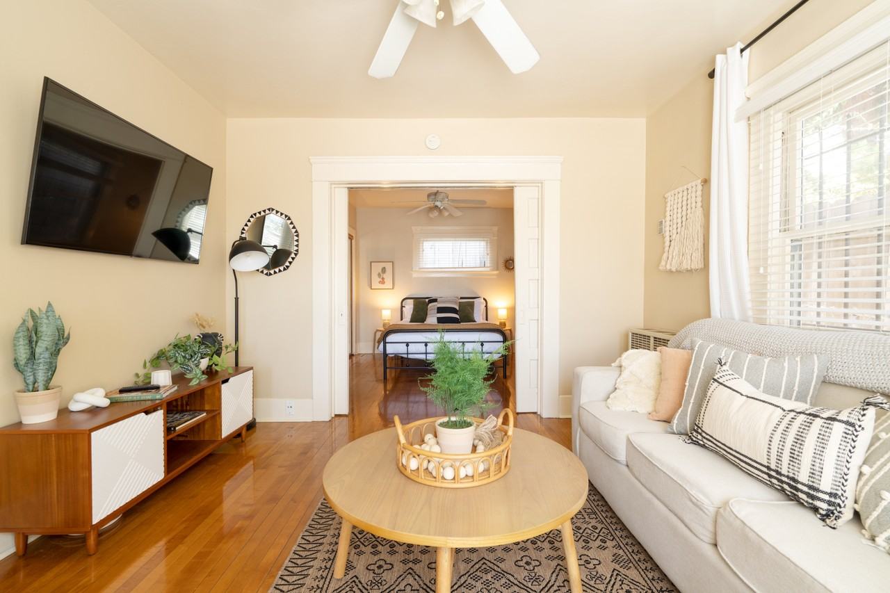 1031 21st StreetUnit #1031-2 - Photo 7 of 38