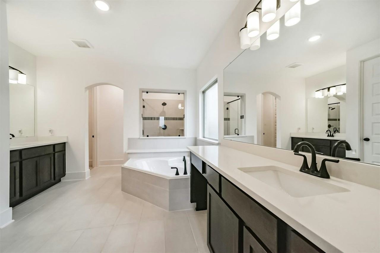 17794 Misty Brk Ln - Photo 2 of 42