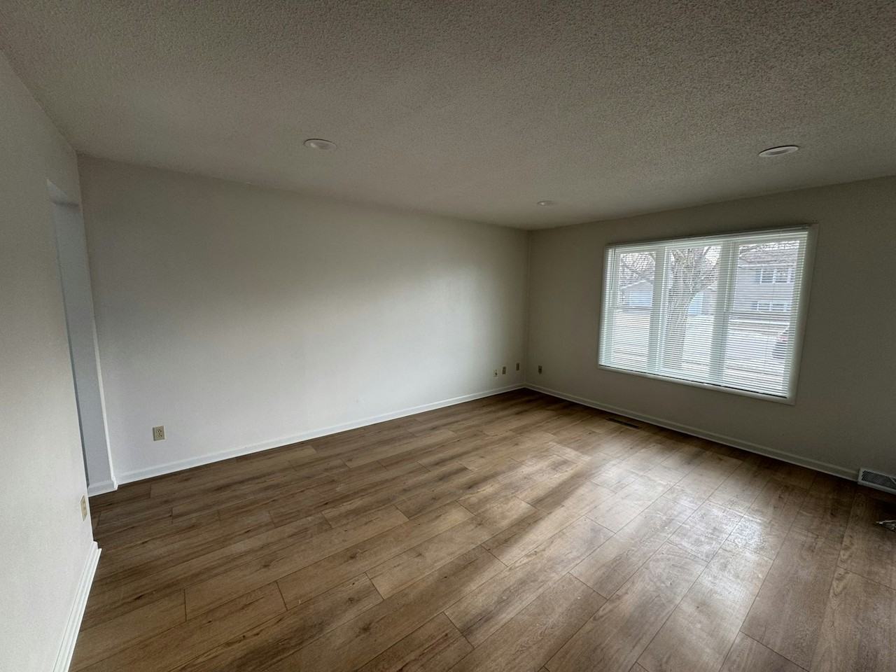 806 7th Avenue Northwest, Unit 2 - Photo 7 of 7