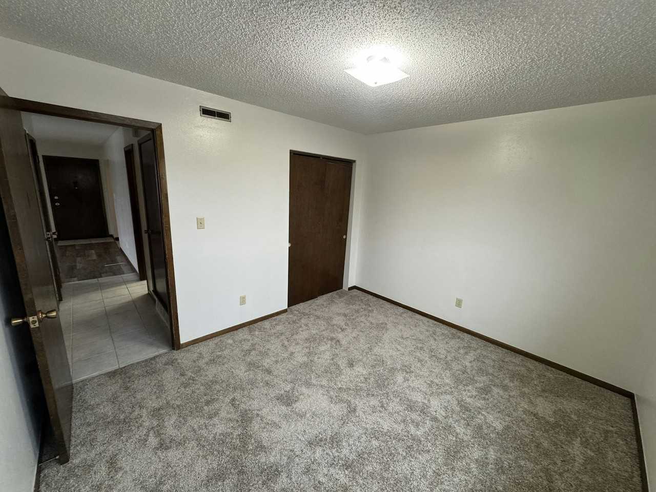 807 5th Street Northwest, Unit 1D - Photo 7 of 8