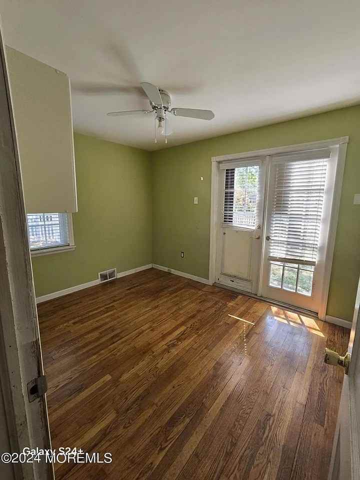 16 Oak Ridge Pkwy - Photo 3 of 15