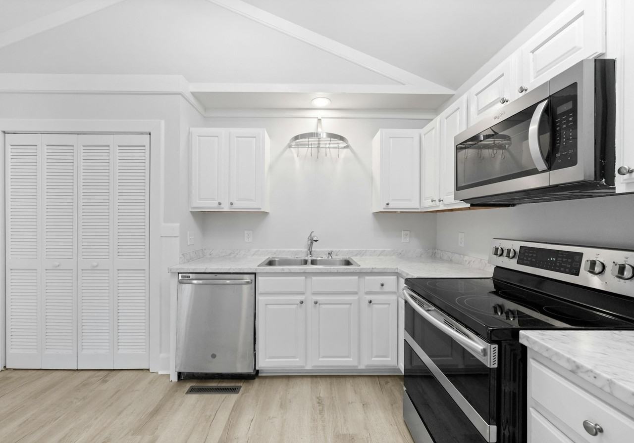 114 Wayne Avenue - Photo 6 of 18