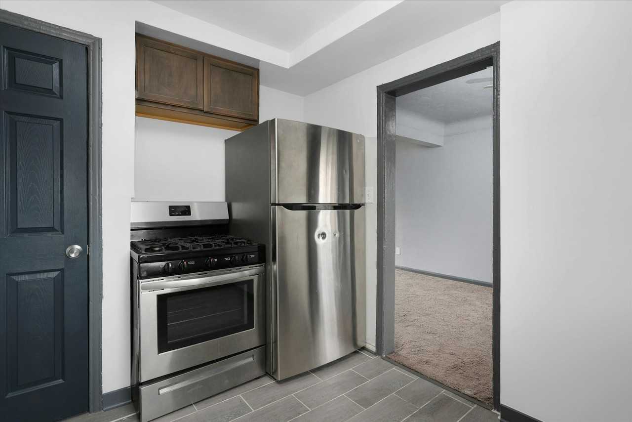 18492 Greenfield Road - Photo 2 of 15