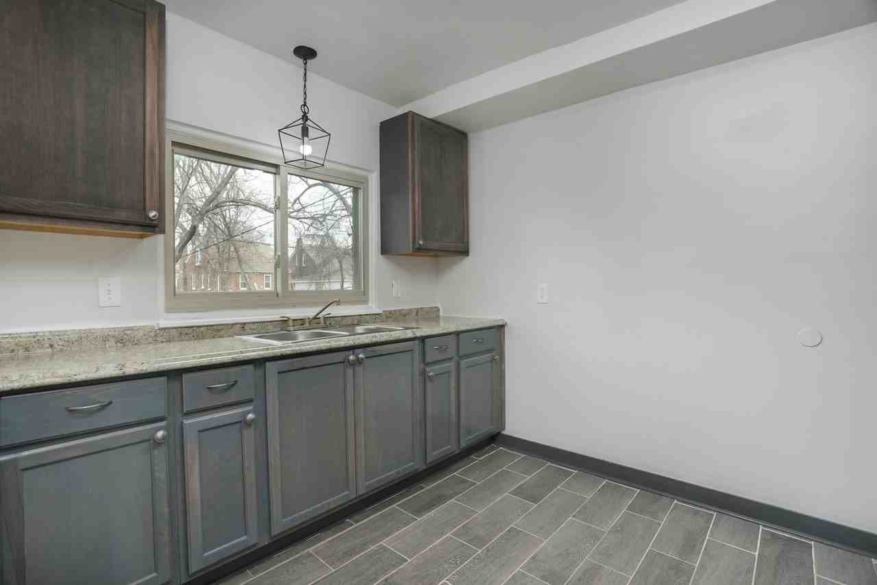 18492 Greenfield Road - Photo 3 of 15