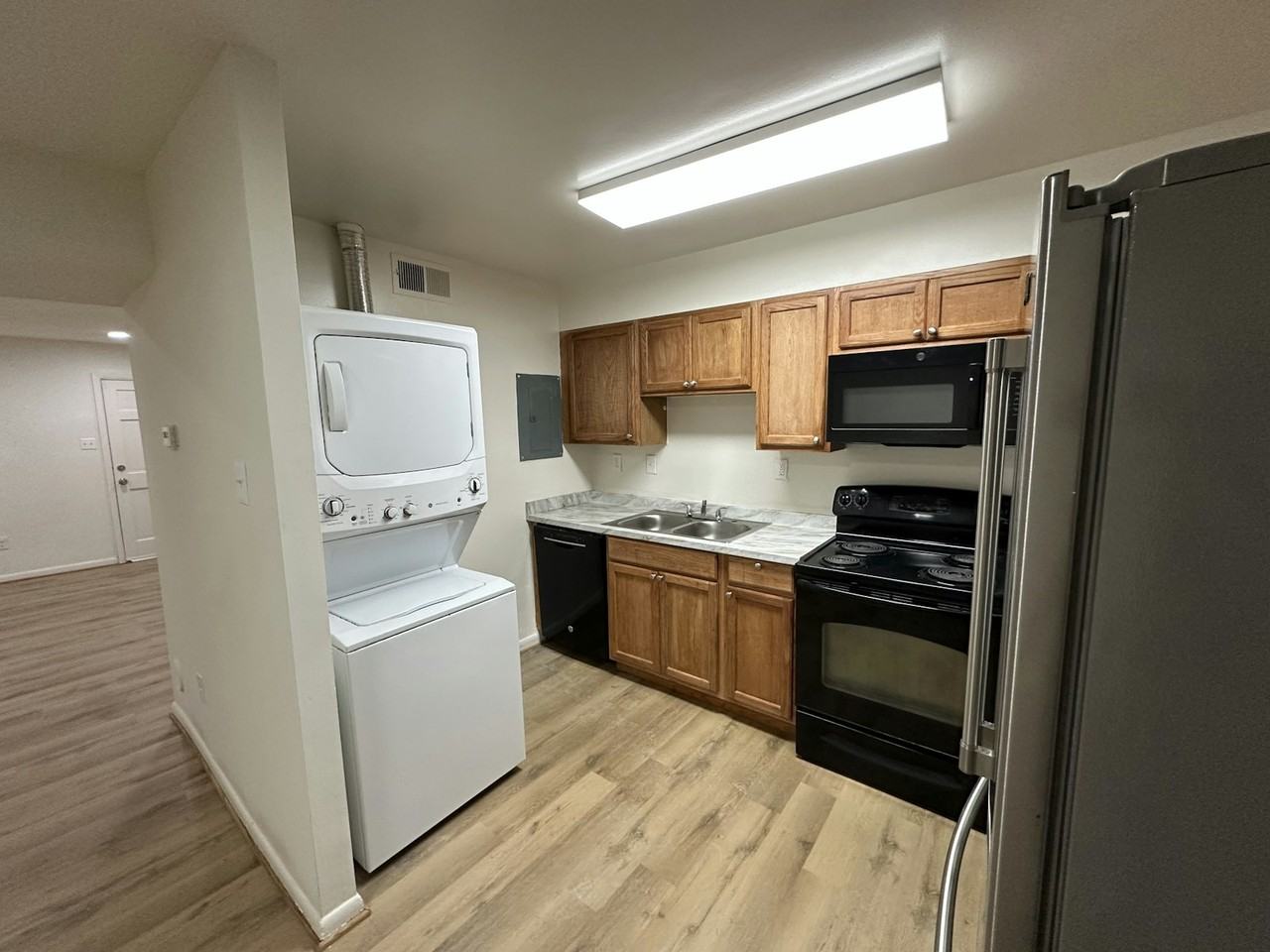 1515 Stowmarket Ct - Photo 7 of 30