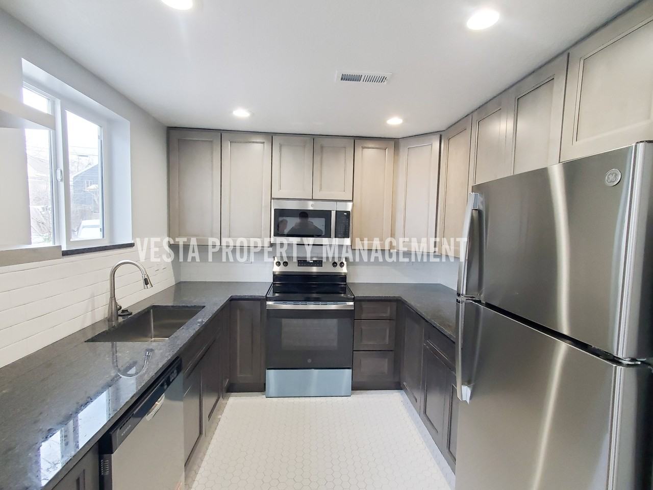 2028 Ogden Ave #1 - Photo 6 of 11