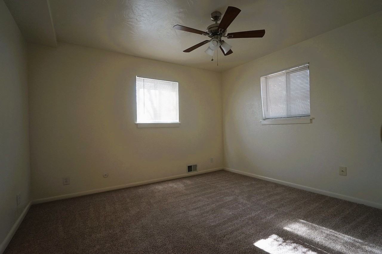 301 Berwick Ave #1 - Photo 5 of 17