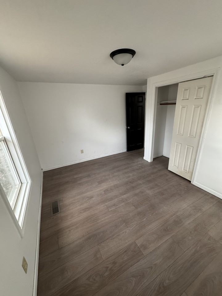 2524 Cle Elum Dr #1 - Photo 7 of 13