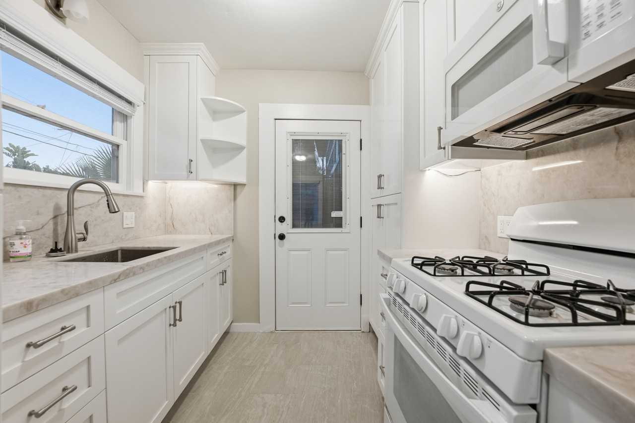 205 S Myers St #205 - Photo 3 of 17