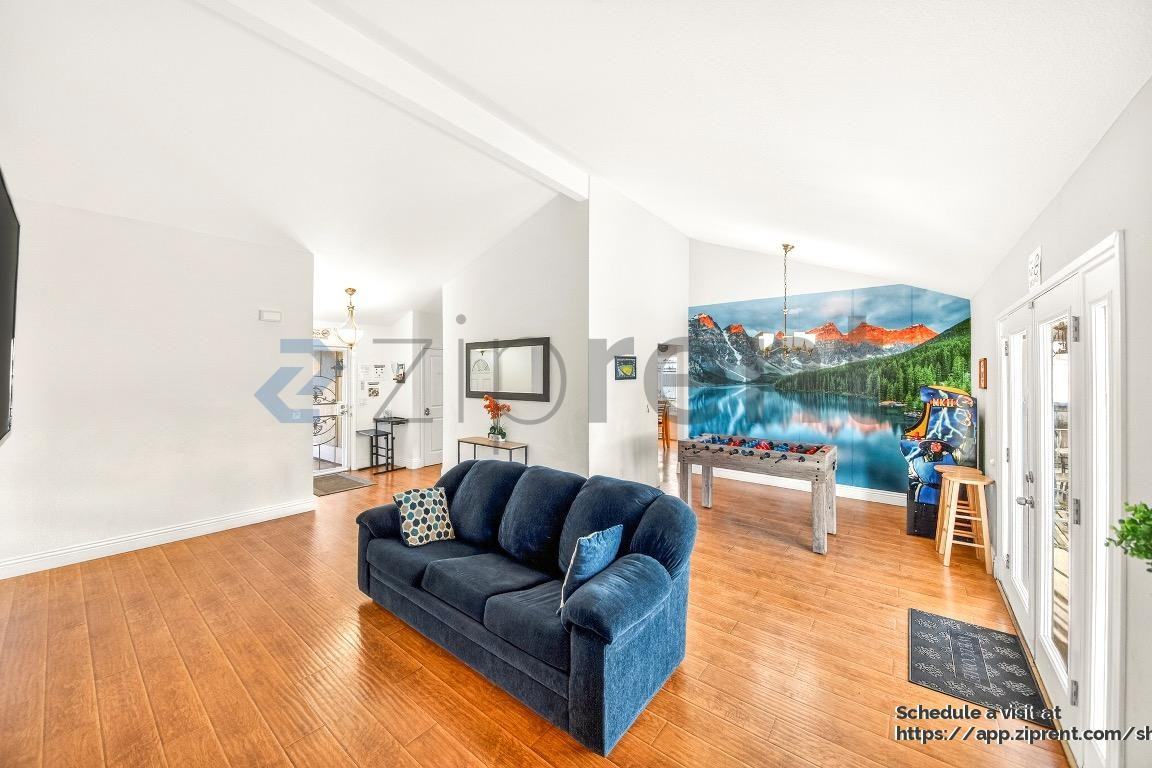 1745 Buckeye St - Photo 5 of 31