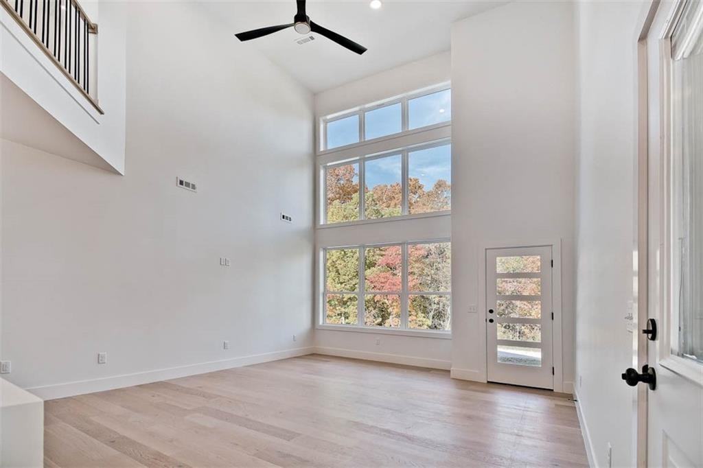 28 Bedford Ln #1 - Photo 3 of 29