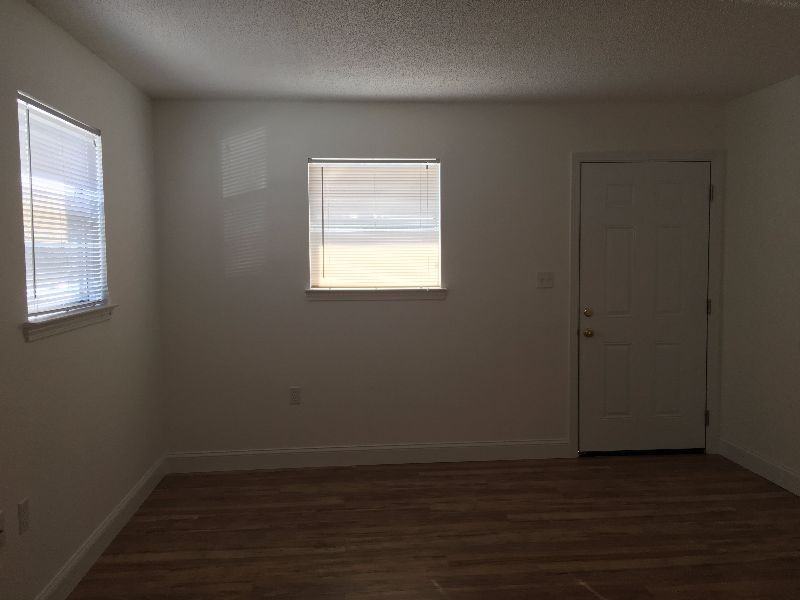 1409 29th St #B - Photo 6 of 17