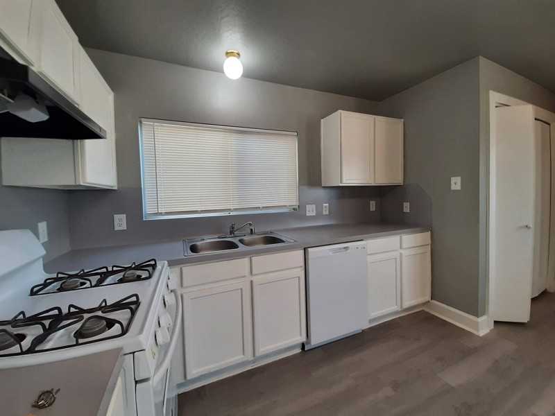 6103 Settlers Square Ln - Photo 4 of 9