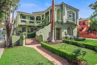 1074 S Genesee Ave - Photo 1 of 1