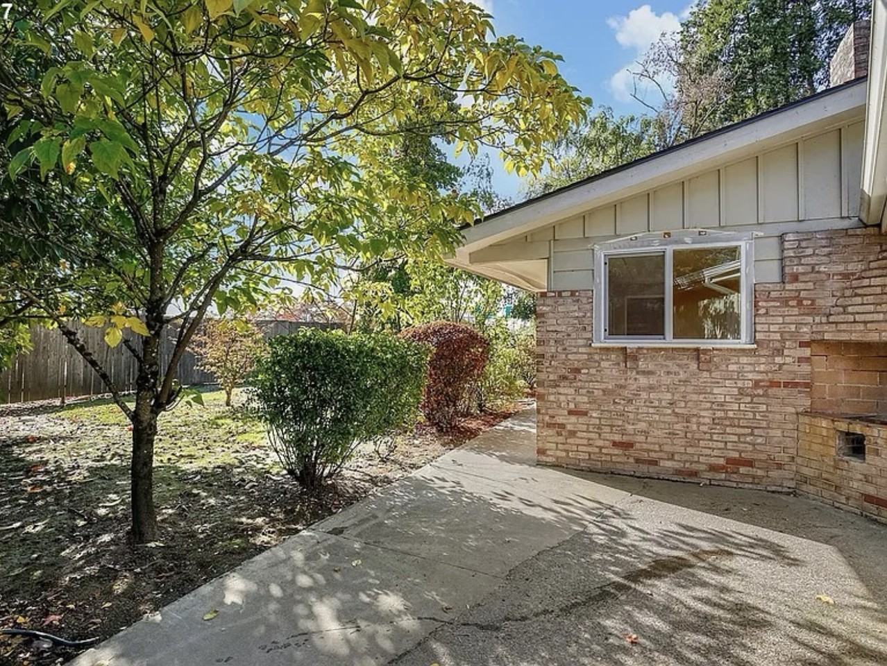 1005 N Newall Rd #NA - Photo 2 of 17