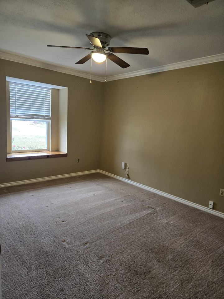 2512 Merrimac Ct #NA - Photo 5 of 12