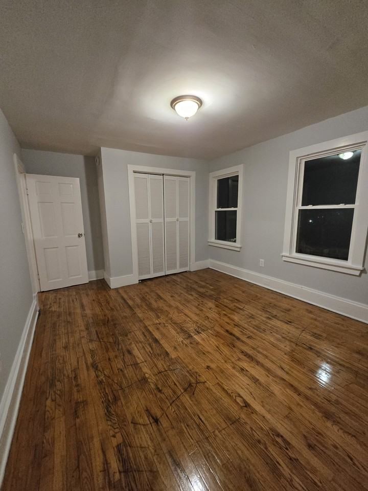 216 Vauxhall St #2 - Photo 2 of 6