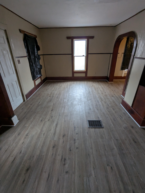 313 W 21st St - Photo 2 of 11