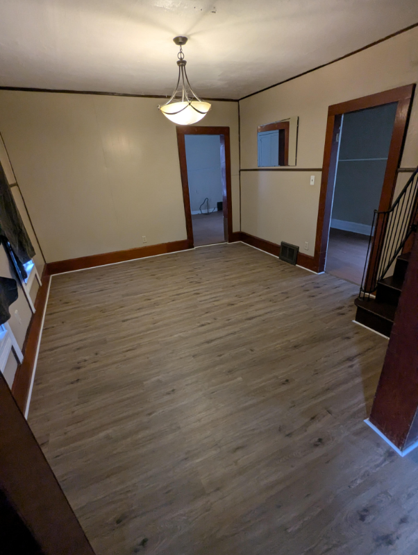 313 W 21st St - Photo 4 of 11