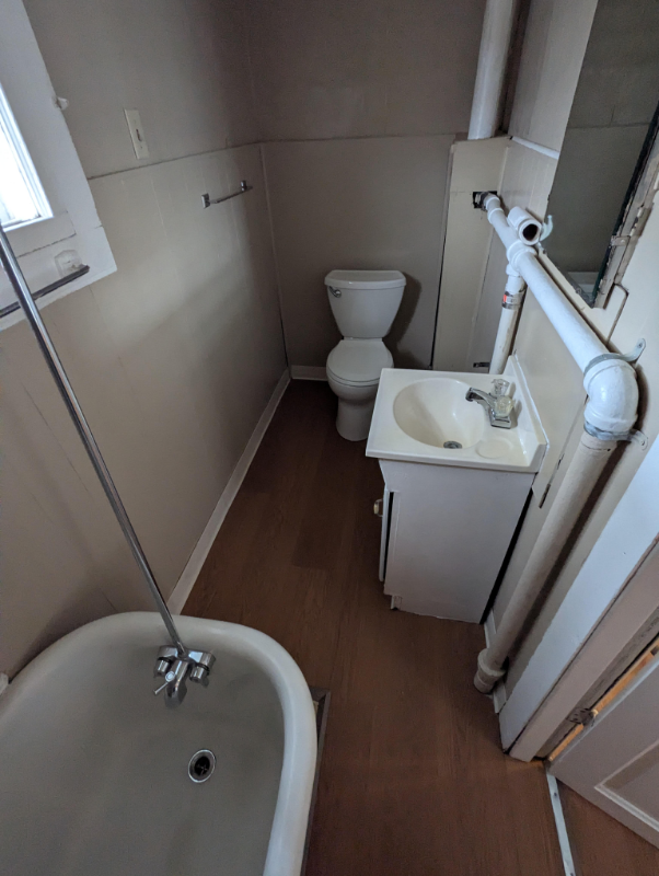 313 W 21st St - Photo 5 of 11