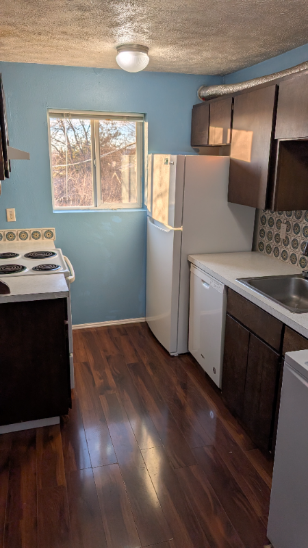 12021 E Mansfield Ave - Photo 2 of 16