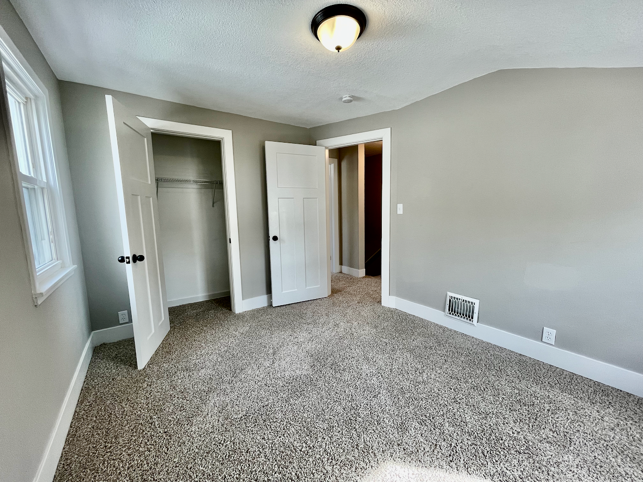 712 1st Ave S #1 - Photo 6 of 19