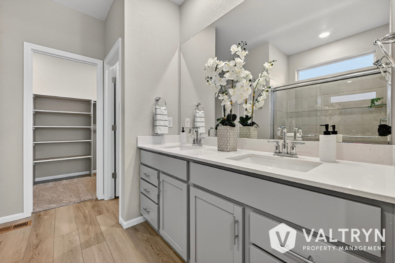 13375 Valley Peak Dr - Photo 5 of 35