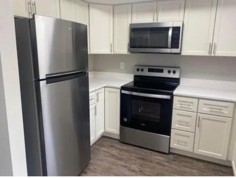 7767 Hansgrove Ct - Photo 3 of 11