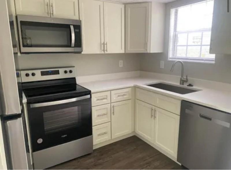 7767 Hansgrove Ct - Photo 4 of 11