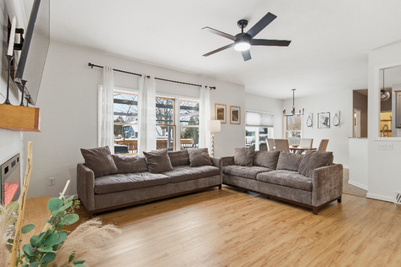 5791 Pinwheel Cir - Photo 3 of 19