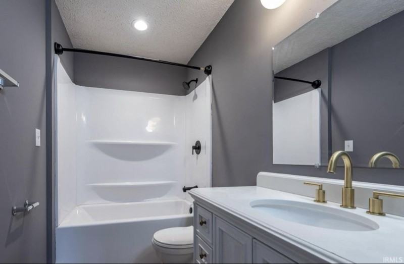 635 N Robin Dr - Photo 6 of 12