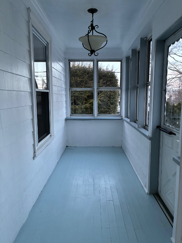 255 Budlong Rd - Photo 3 of 20