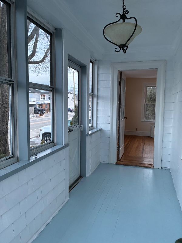 255 Budlong Rd - Photo 5 of 20