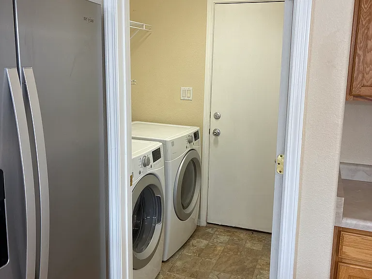 6056 Park Hill Ave Nw - Photo 3 of 4