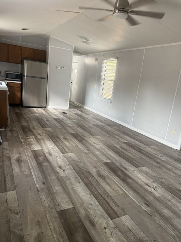 224 Pinewood St - Photo 2 of 14